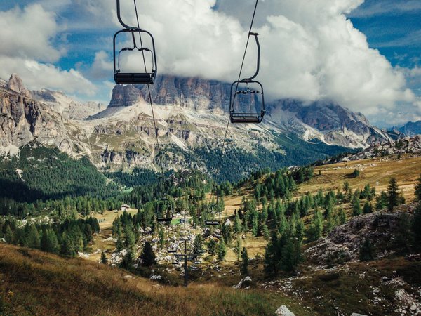 Découvrez des trésors culturels au-delà des plages de rêve.